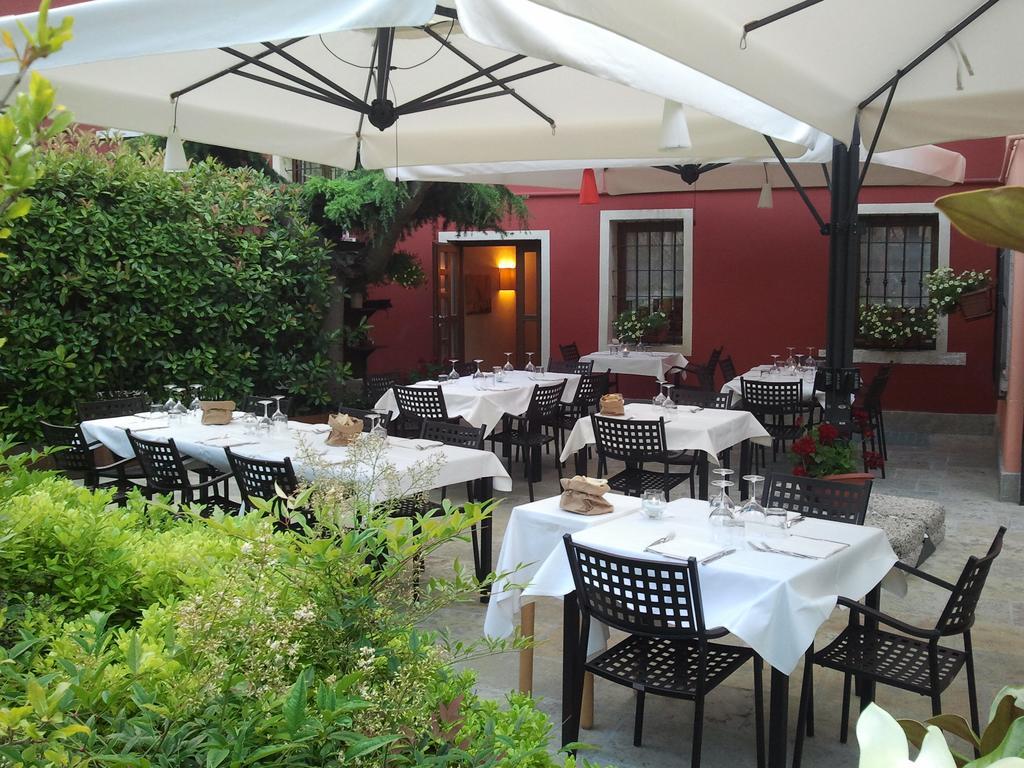 Albergo Croce D'Oro Dolcè Eksteriør billede