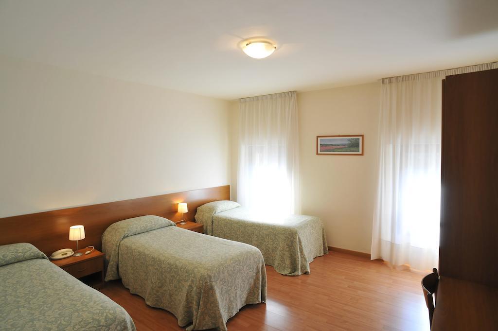 Albergo Croce D'Oro Dolcè Eksteriør billede