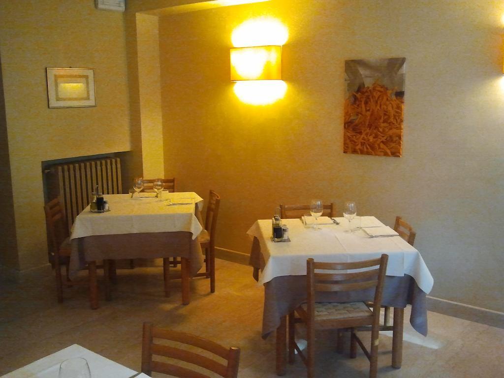 Albergo Croce D'Oro Dolcè Eksteriør billede